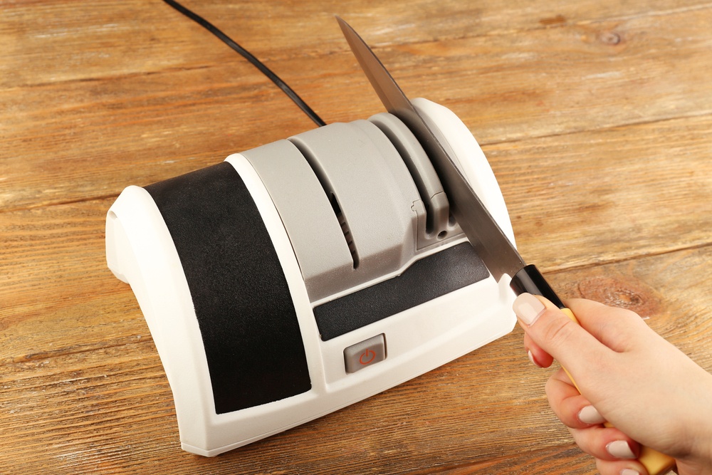 Using an electric sharpener